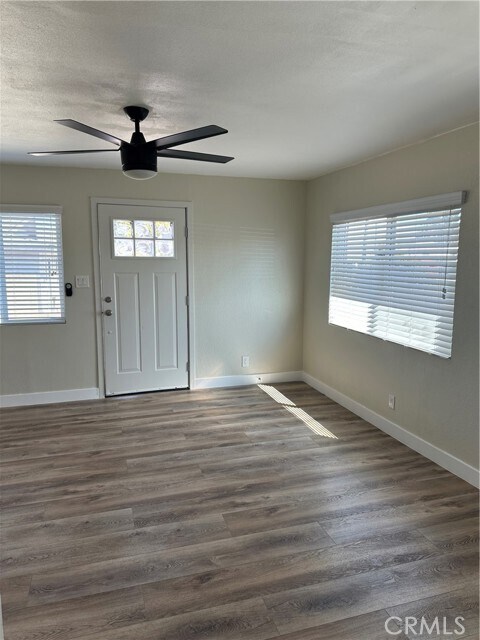 Foto del edificio - 7921 Ronald Drive