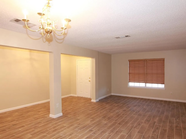 Building Photo - 955 Wisperwood Dr