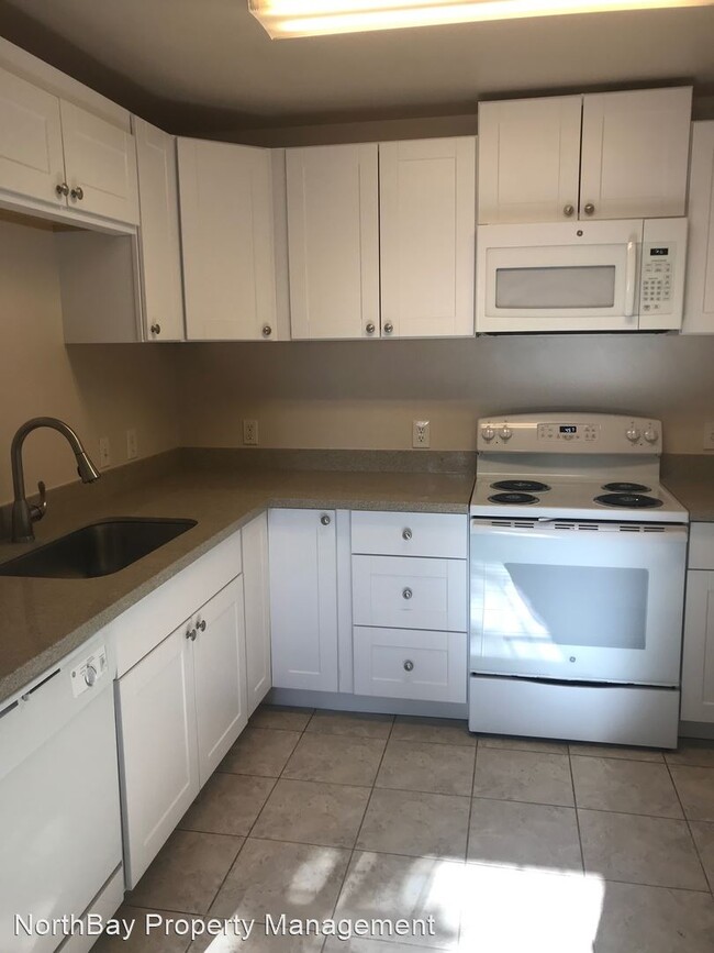 Building Photo - 2484 Avignon Cir