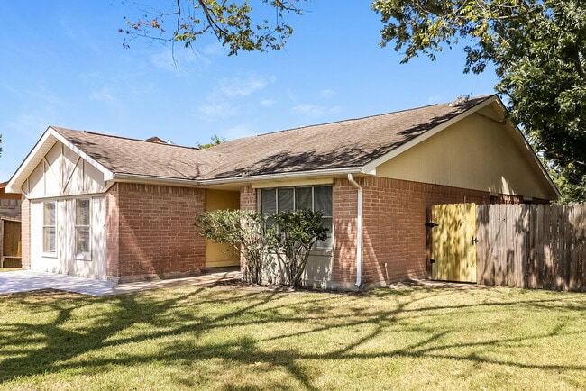 Building Photo - 13427 Boonway Dr