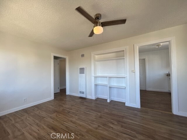 Foto del edificio - 976 W 23rd St