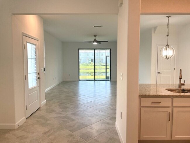 Foto del edificio - 3/2.5 TOWNHOUSE LORRAINE LAKES No deposit ...