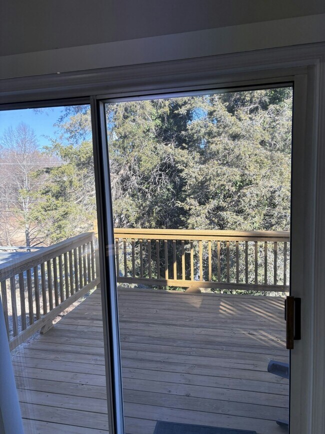 Foto del edificio - 5802 Raiford Cir