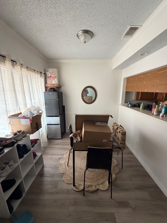 Foto del edificio - 915 W 23rd St