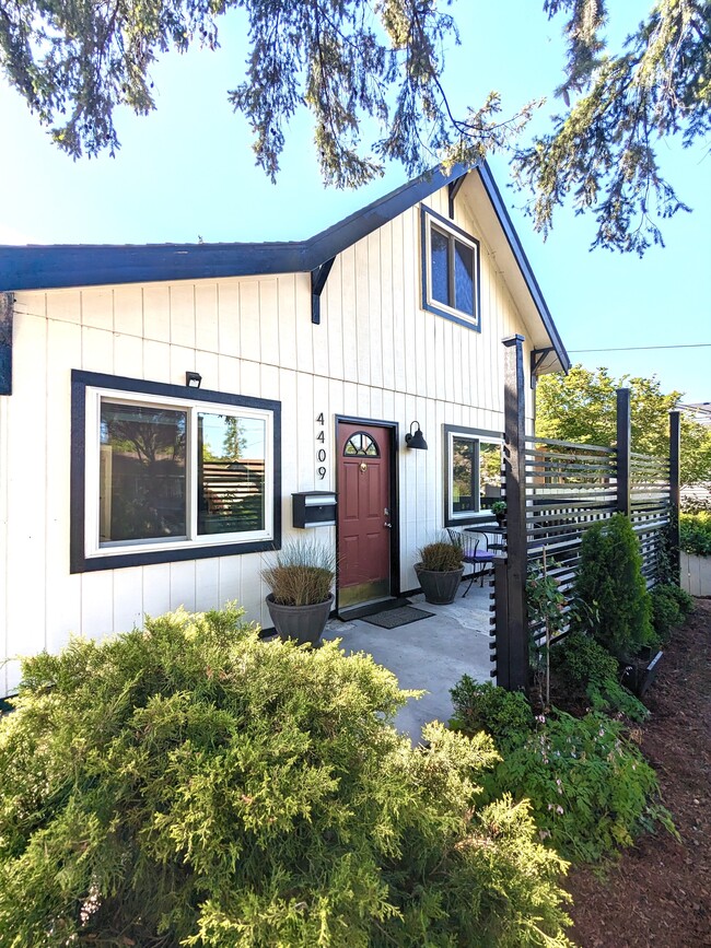 Front - 4409 SE 89th Ave