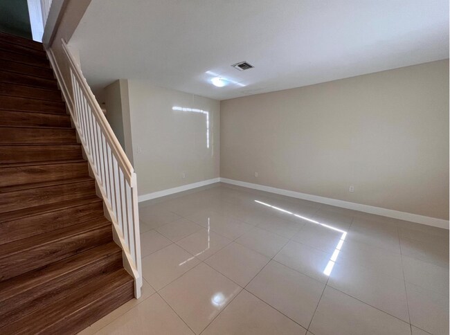 Building Photo - 5767 NW 115th Ct