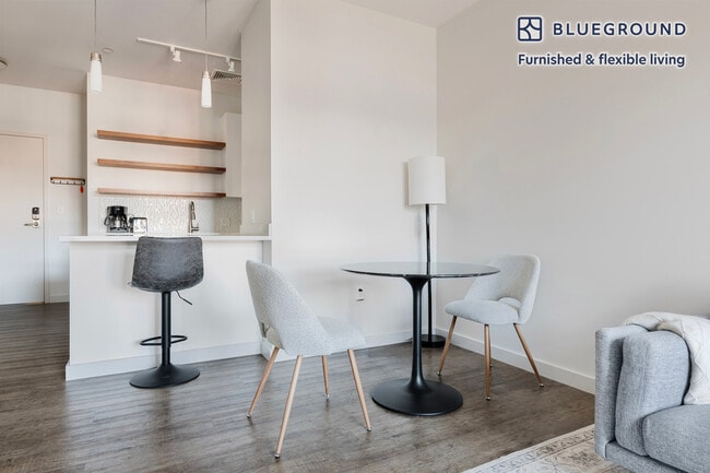 Building Photo - 240 Sidney St