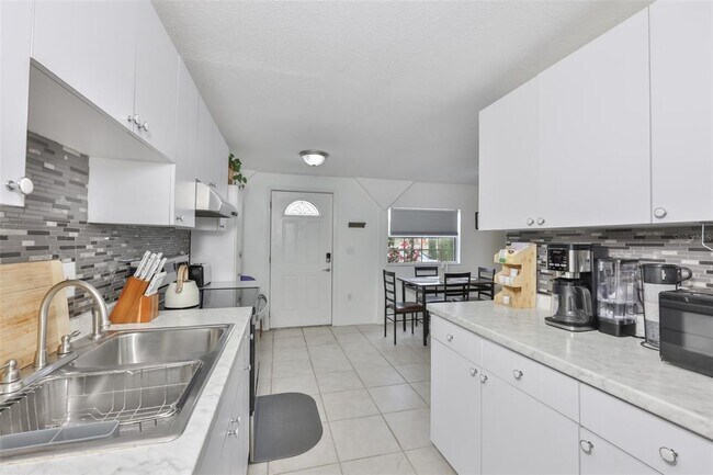 Foto del edificio - 2575 S Himes Ave