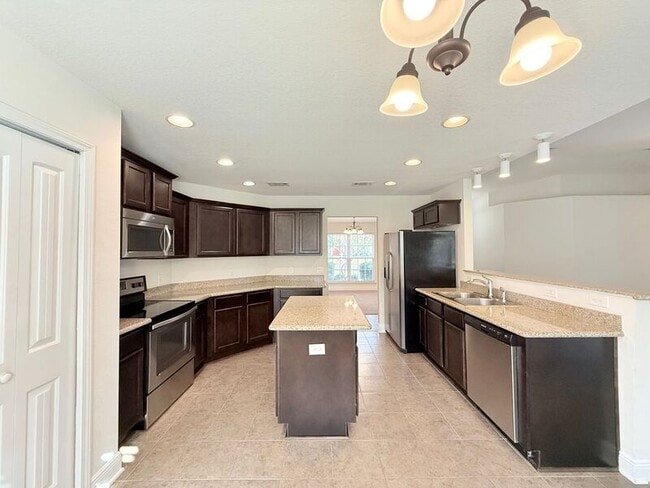 Building Photo - 3825 Runner Stone Dr