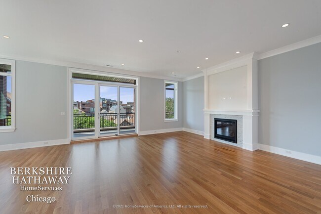 Foto del edificio - 1235 N Greenview Avenue
