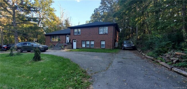 Foto del edificio - 119 Brewer Rd