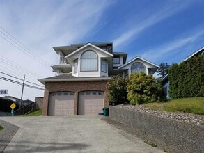 Building Photo - 32811 Best Ave
