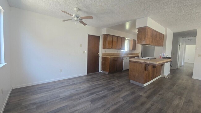 Foto del edificio - 2146 Neill Way