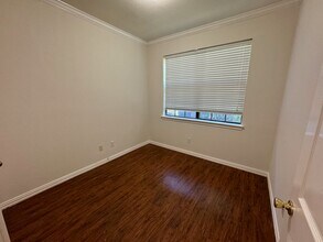 Building Photo - 9400 Bellaire Blvd
