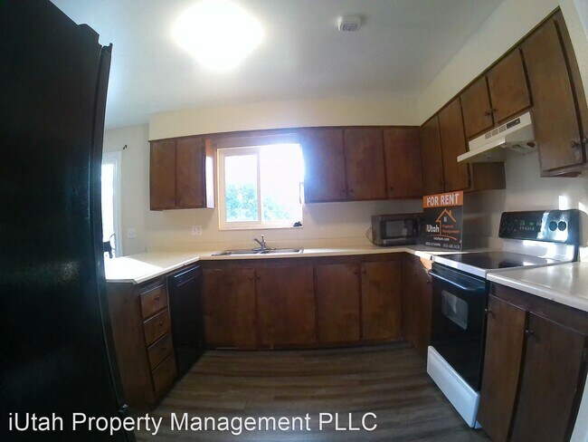 Foto del edificio - 4 br, 3 bath House - 1466 East 2600 North