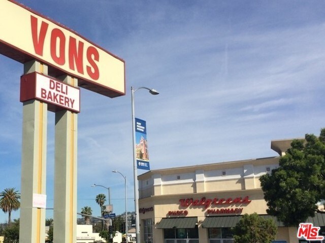 Building Photo - 1450 S Fairfax Ave