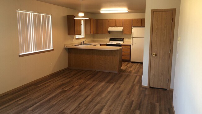 Foto del edificio - 305 NW Parr Dr