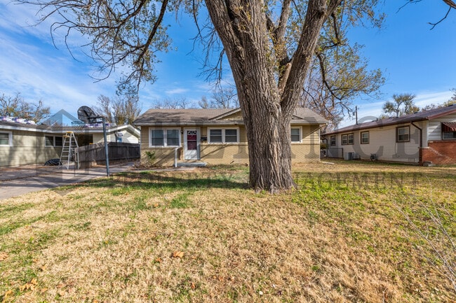 Building Photo - 3408 S Hiram Ave