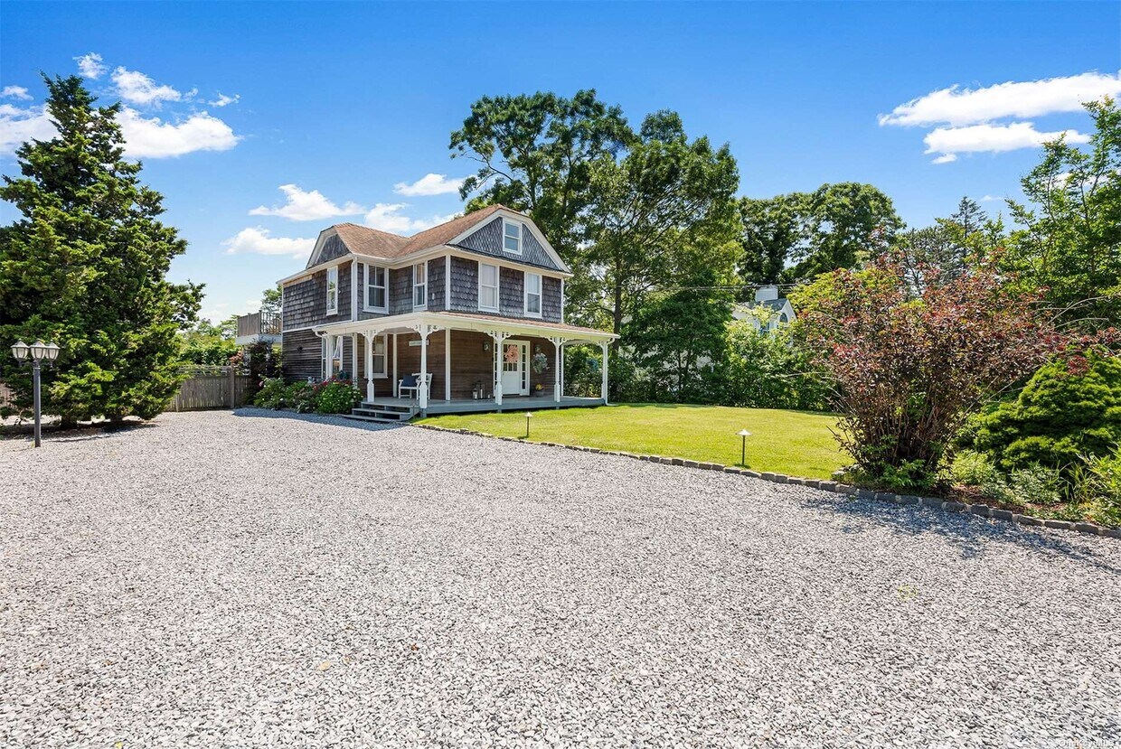 Primary Photo - 15 Argonne Rd W