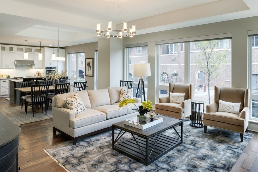 THE LAKES RESIDENCES