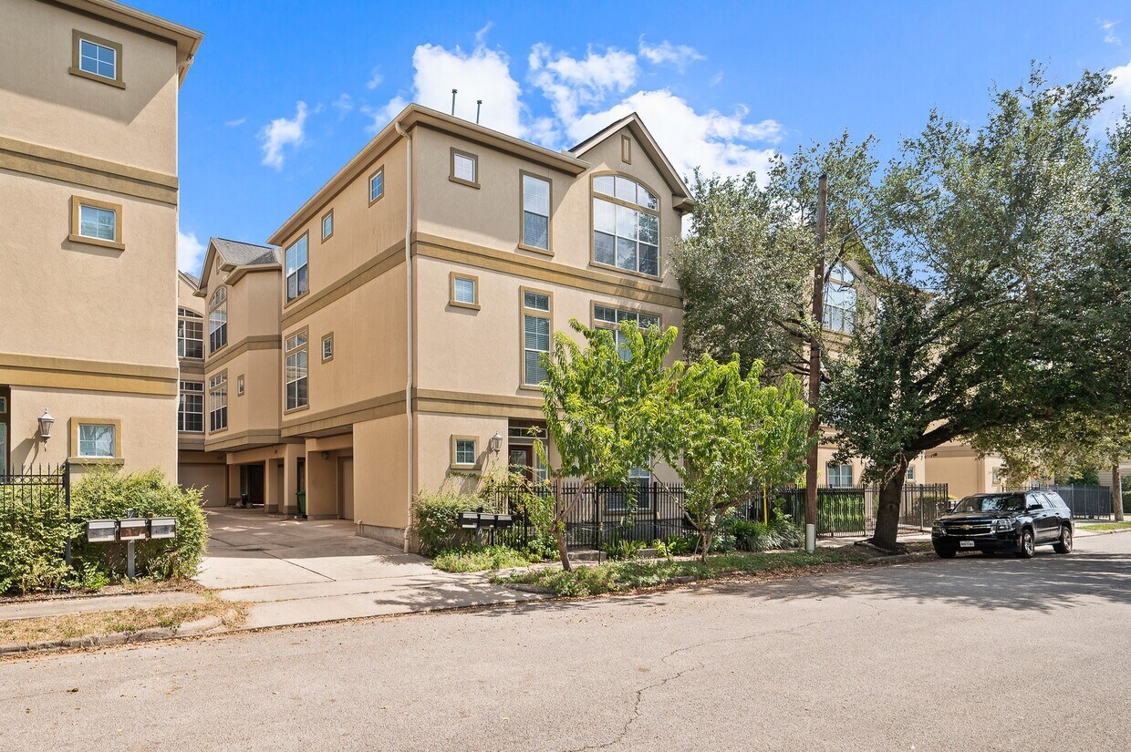 Foto principal - 418 Fowler St