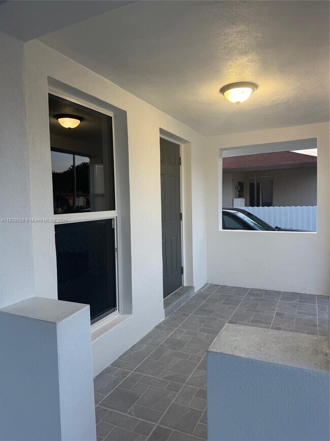 Foto del edificio - 432 NW 32nd Ct