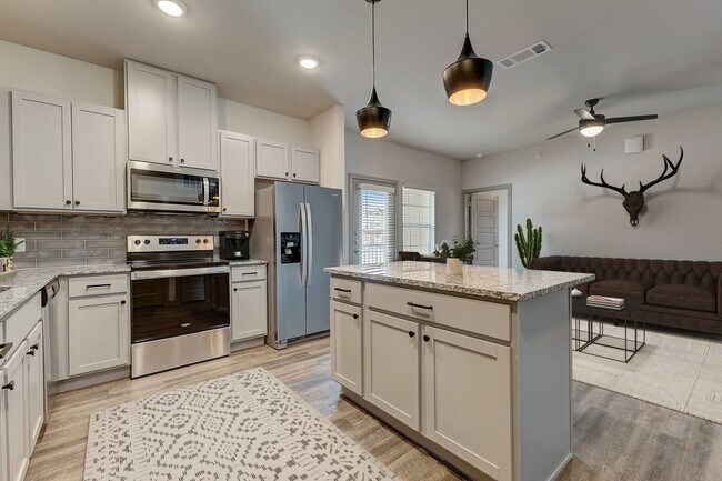 Foto del edificio - 3665 Marine Creek Pkwy