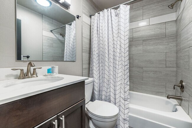 Foto del edificio - 1805 S Yakima Ave