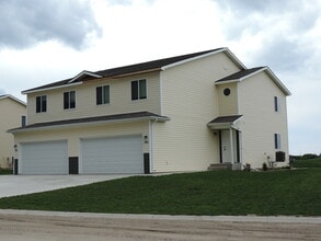 Building Photo - 822 Knife River Dr