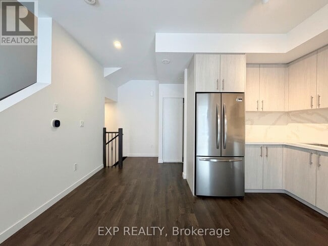 Building Photo - 113 Marydale Ave