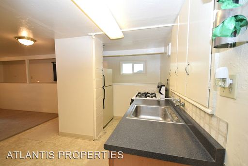 Building Photo - 272 N 10th St