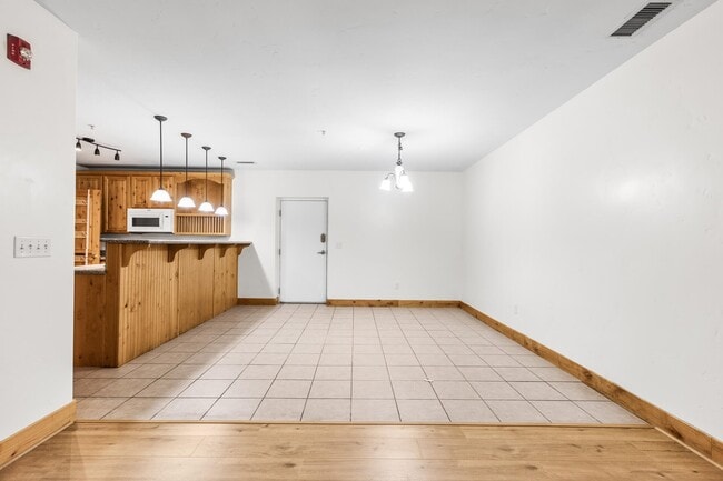 Building Photo - 5501 Lillehammer Ln
