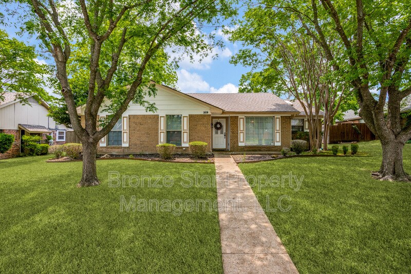 Foto principal - 1414 Woodcreek Dr