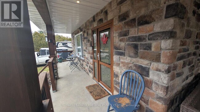 Photo du bâtiment - 247 Poplar Ave