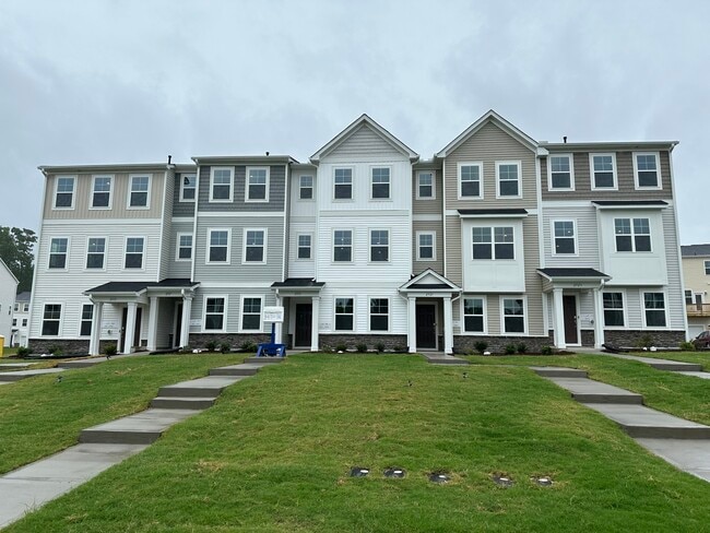 Building Photo - 2517 Kasota Ln