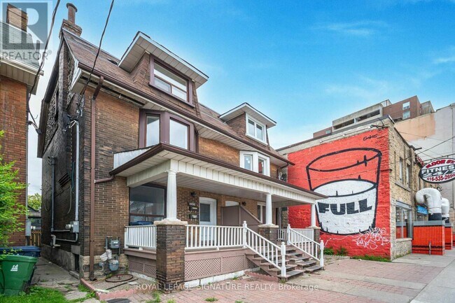 Building Photo - 2291 Dundas St W