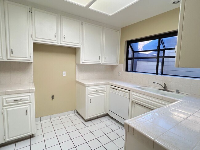 Foto del edificio - Southwest Bakersfield