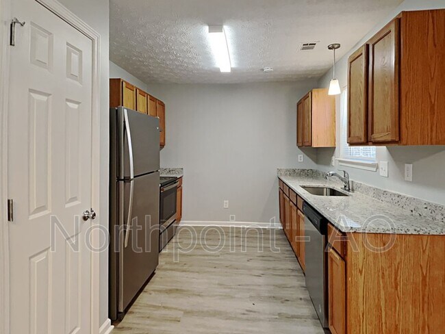 Building Photo - 1311 Birch Ct