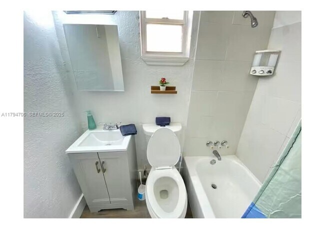 Foto del edificio - 7638 N Miami Ave