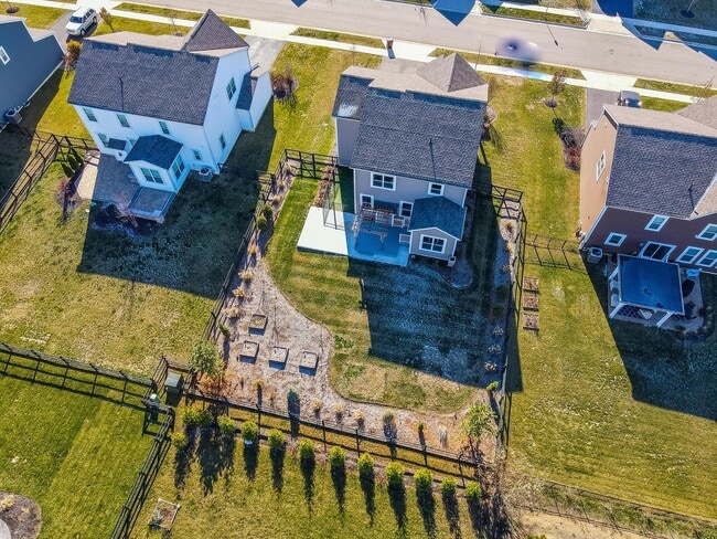 Building Photo - 4032 Stonehill Wy