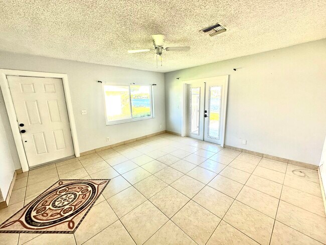 Building Photo - 5336 Jog Ln