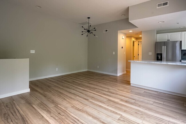 Building Photo - 2166 Newport Way NW