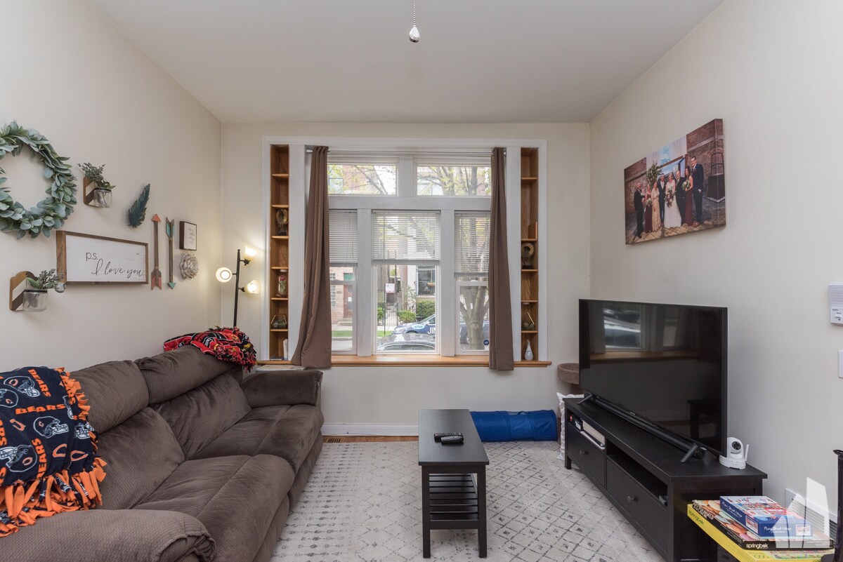 Primary Photo - 2702 W Thomas St