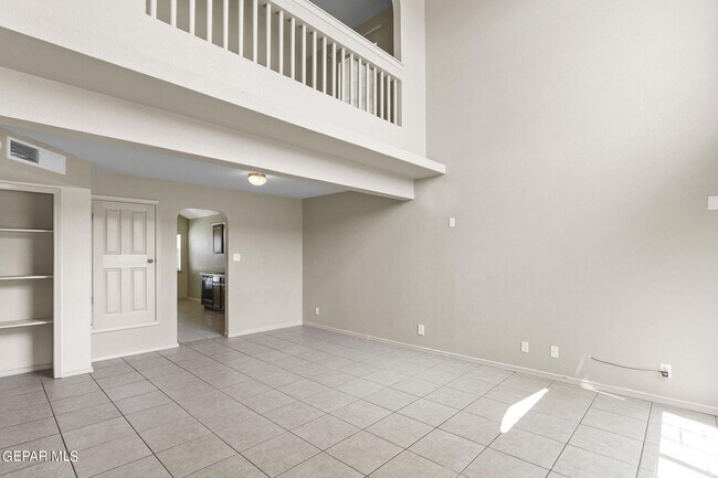 Foto del edificio - 12839 Hueco Hill Dr