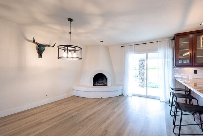Foto del edificio - 802 E Caribbean Ln