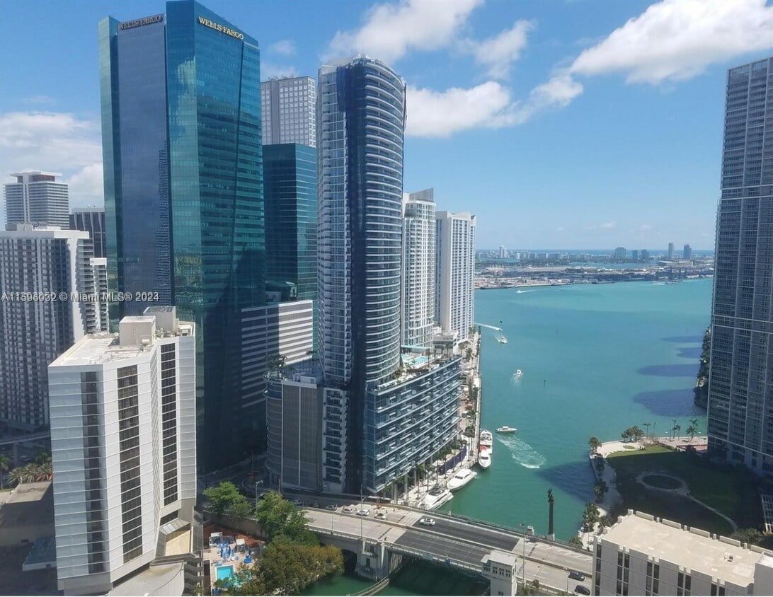 Photo - 41 SE 5th St (Miami, FL)