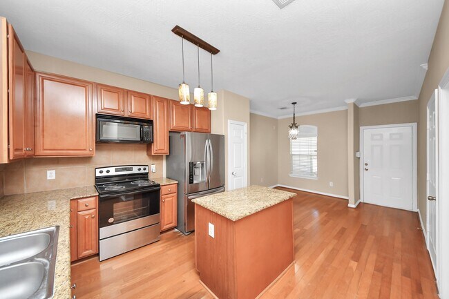 Foto del edificio - 823 Sterling Creek Cir