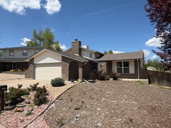 Building Photo - Fantastic 3 bed 2 bath home in Centennial ...