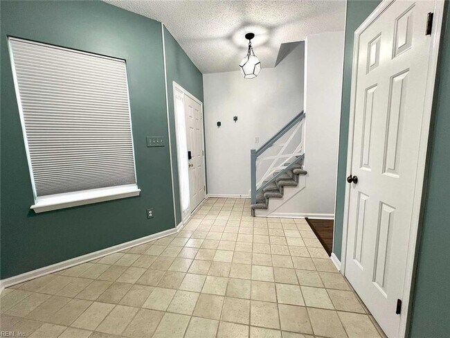 Building Photo - 4930 Cypress Point Cir