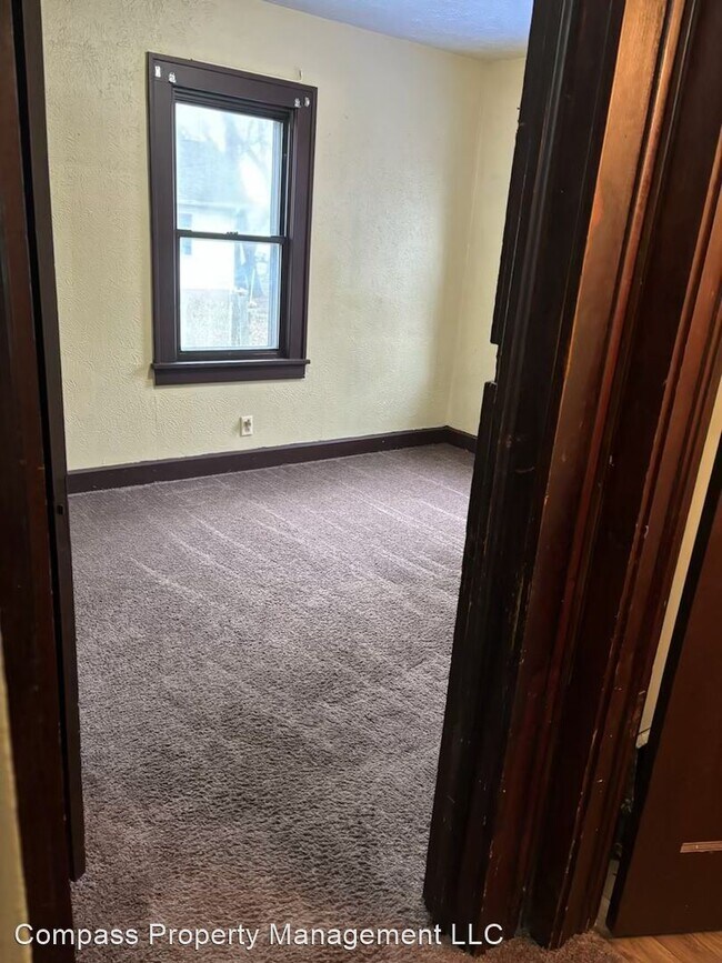 Building Photo - 3 br, 1 bath House - 22 W 29th St,